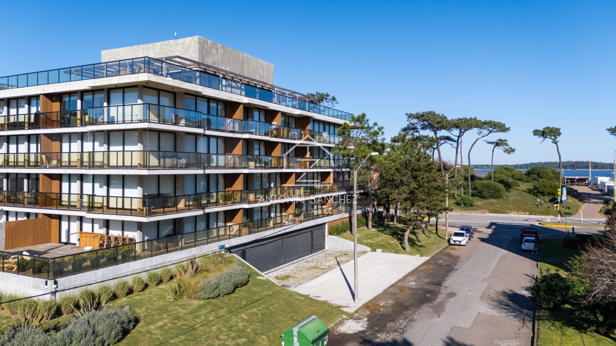 Apartamento ID.955 - Venta apartamento 2 dormitorios en Playa Mansa, Punta del Este 
