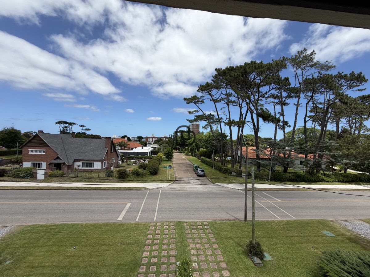 Apartamento ID.1831 - Apartamento  2 dormitorios en Playa Mansa, Punta del Este 