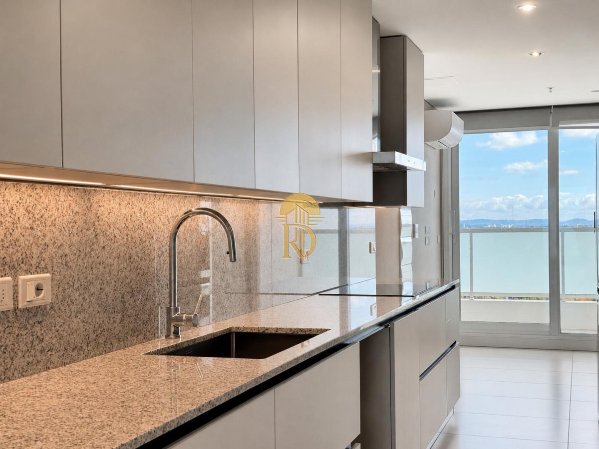 Apartamento en venta de 4 dormitorios  en suite en Le Parc III, Playa Brava Punta del Este. -id-809-4