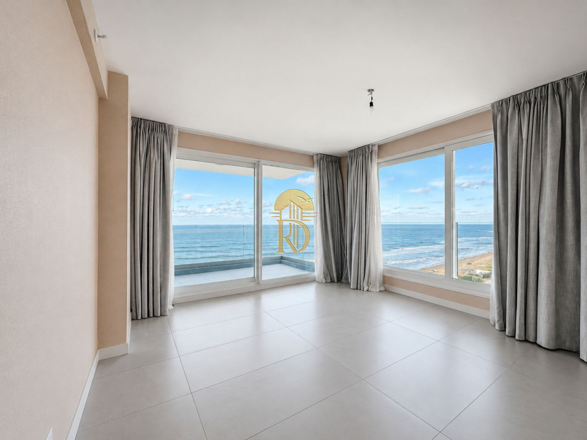 Apartamento en venta de 4 dormitorios  en suite en Le Parc III, Playa Brava Punta del Este. -id-809-10