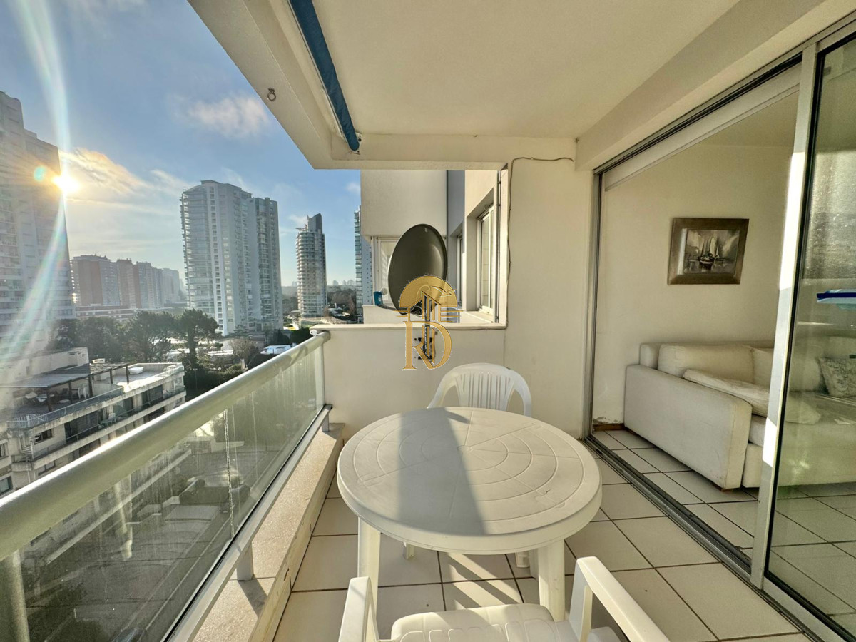 Venta apartamento 2 dormitorios en Playa Mansa, Punta del Este -id-759-18