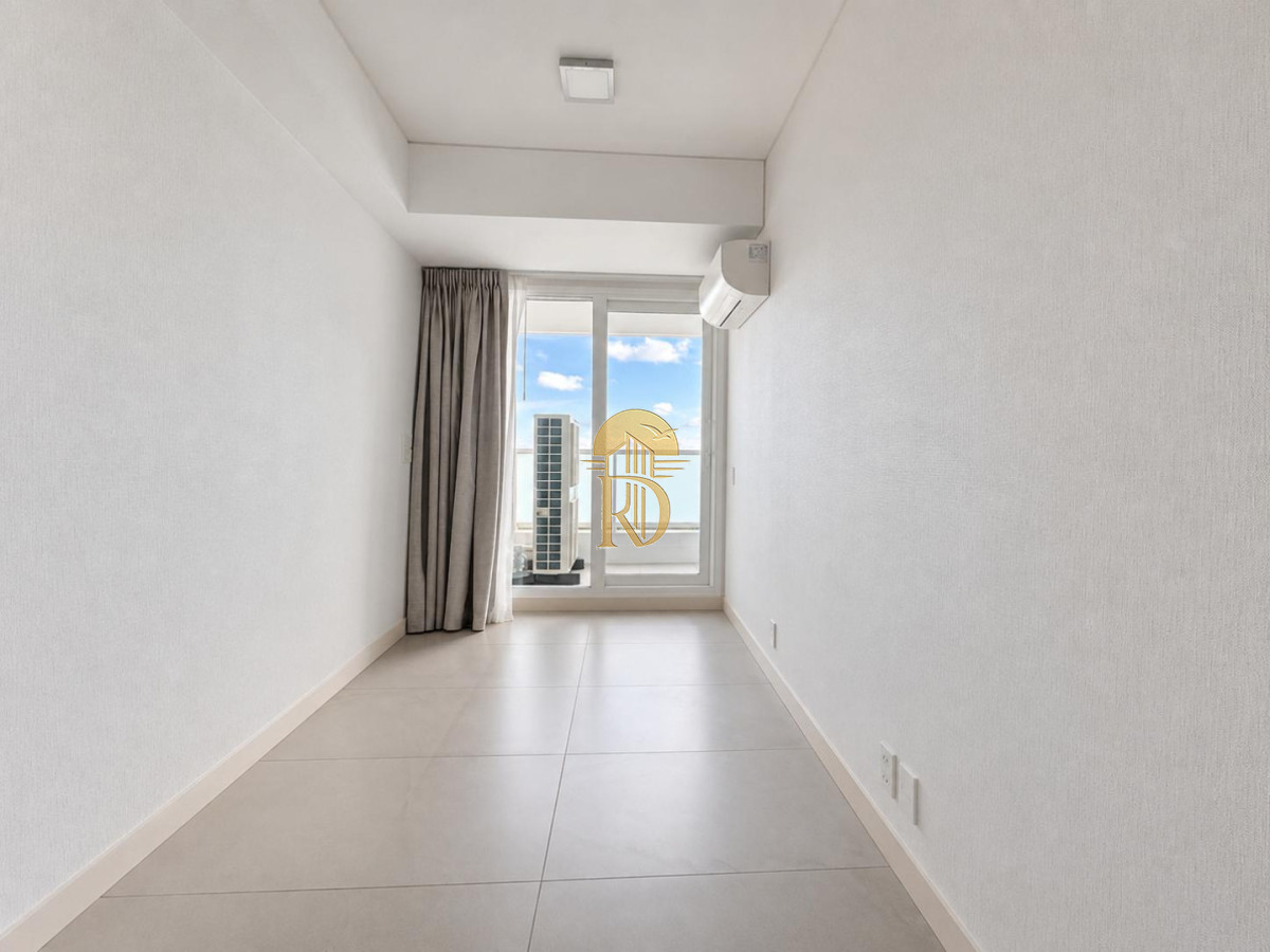 Apartamento en venta de 4 dormitorios  en suite en Le Parc III, Playa Brava Punta del Este. -id-809-24