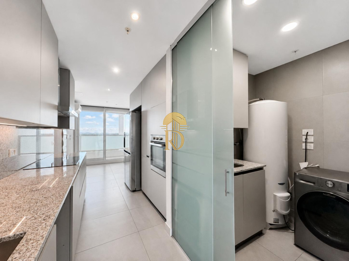 Apartamento en venta de 4 dormitorios  en suite en Le Parc III, Playa Brava Punta del Este. -id-809-8