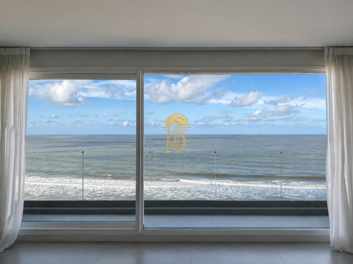 Apartamento en venta de 4 dormitorios  en suite en Le Parc III, Playa Brava Punta del Este. -id-809-1