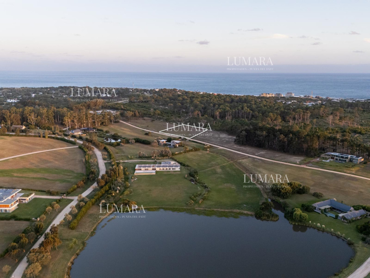 Terreno ID.3099 - Terreno a la venta en Manantiales , Barrio Privado Laguna Estate