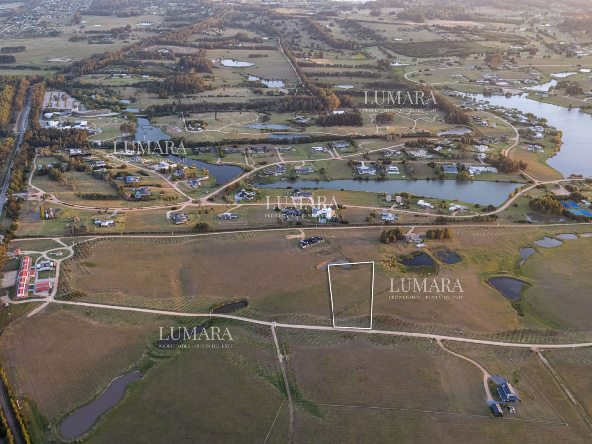 Terreno ID.3100 - Venta de chacra  de mas de 1 ha en Ruta 104, Plantacion Narbona, Manantiales 