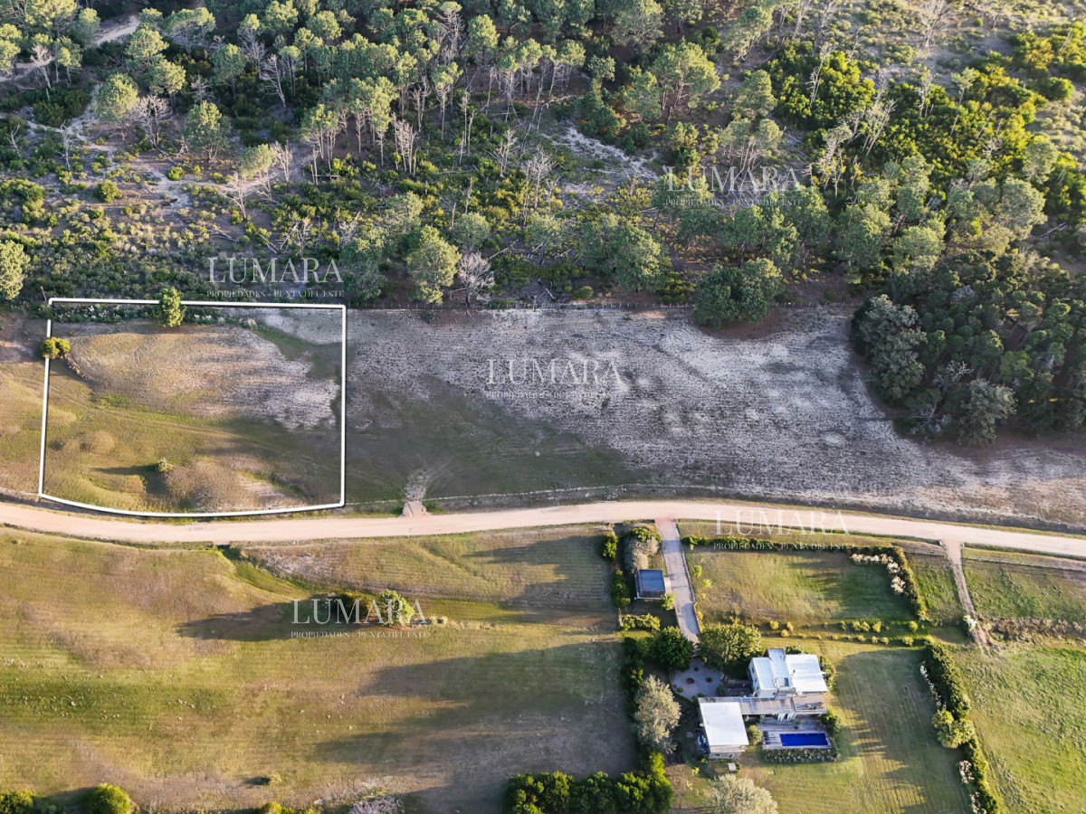 Terreno ID.3098 - Terreno a la venta en Manantiales , Barrio Privado Laguna Estate