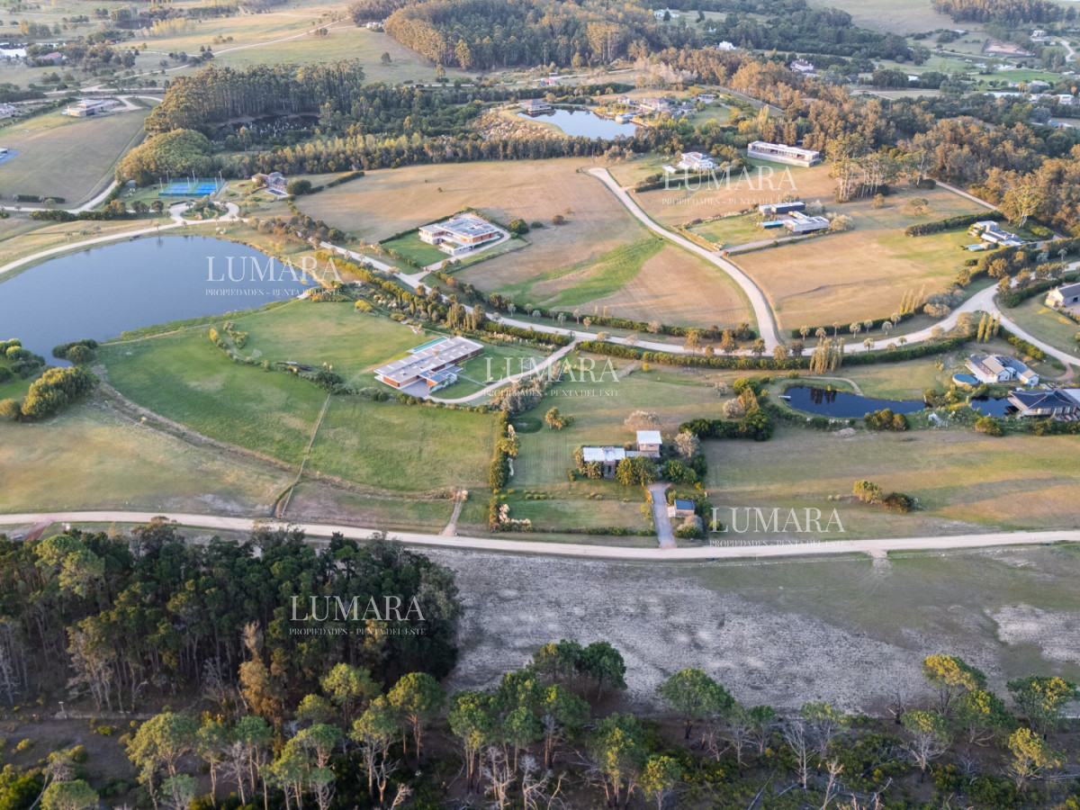 Terreno ID.3098 - Terreno a la venta en Manantiales , Barrio Privado Laguna Estate