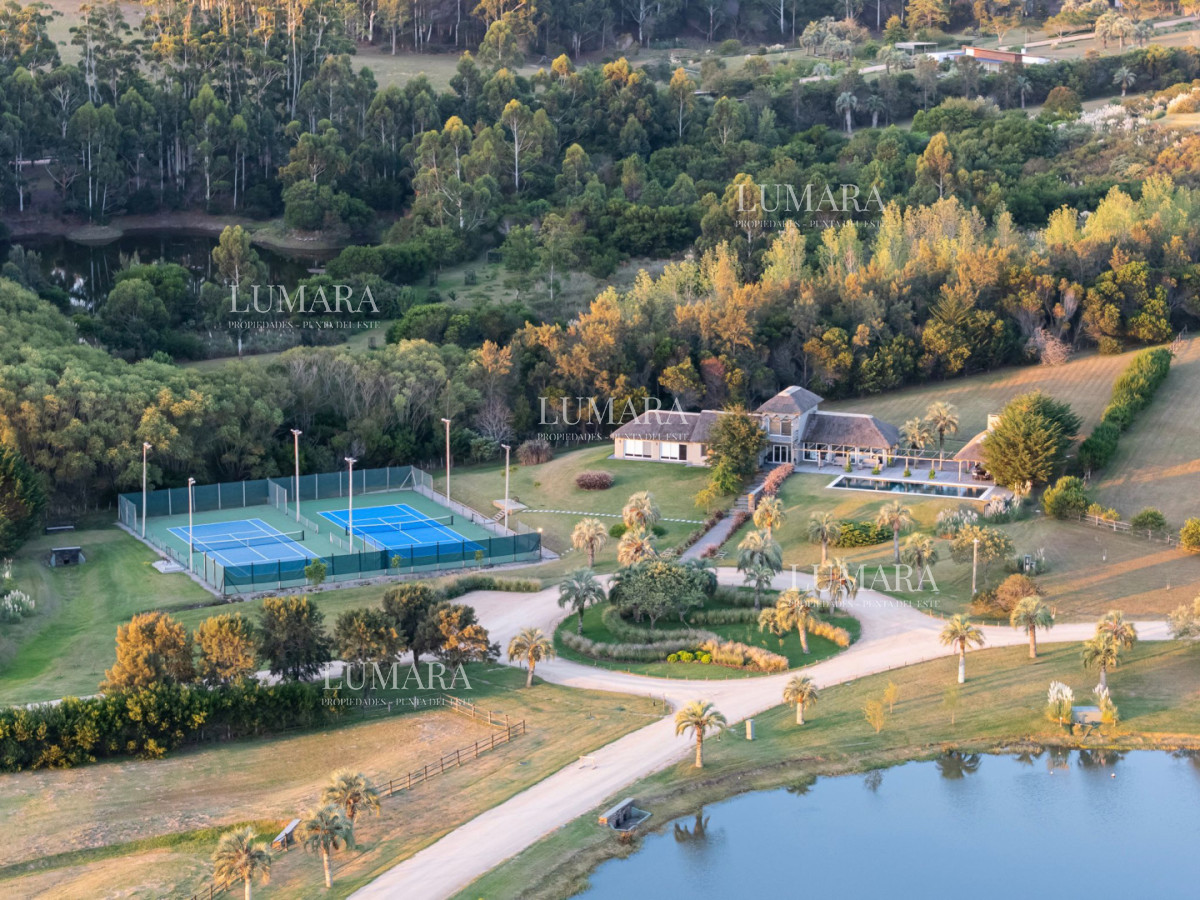 Terreno ID.3098 - Terreno a la venta en Manantiales , Barrio Privado Laguna Estate