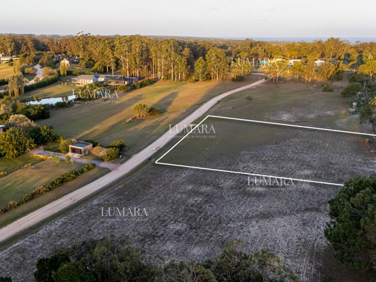 Terreno ID.3099 - Terreno a la venta en Manantiales , Barrio Privado Laguna Estate