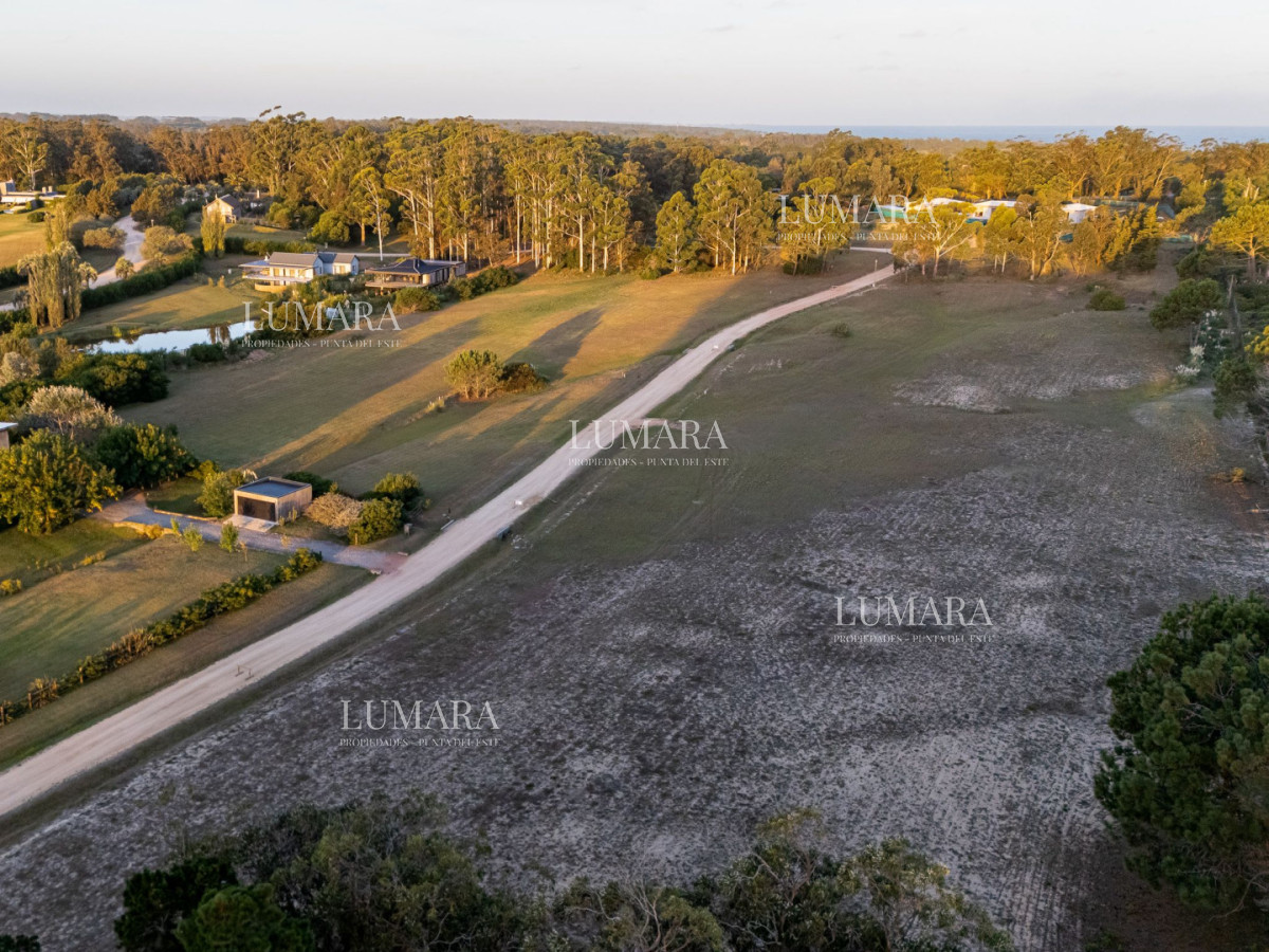 Terreno ID.3098 - Terreno a la venta en Manantiales , Barrio Privado Laguna Estate