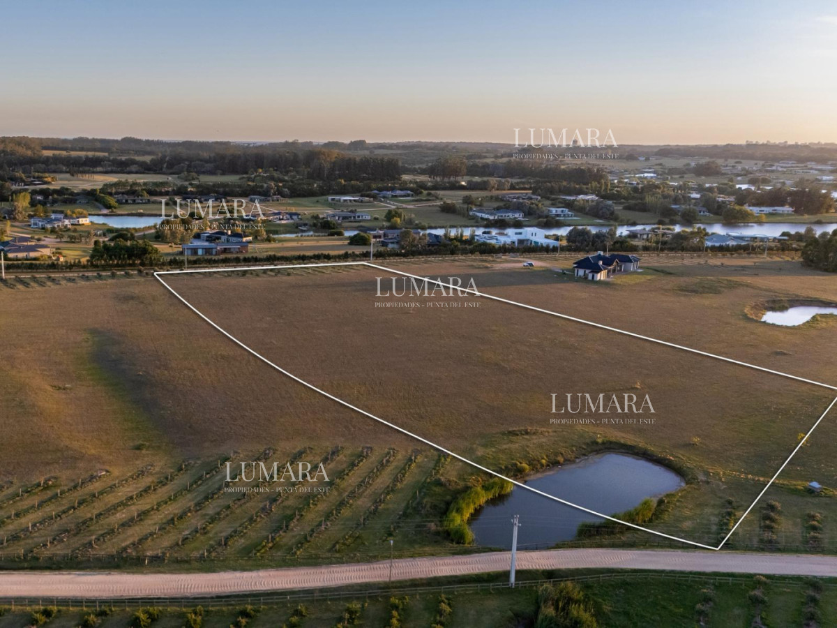 Terreno ID.3101 - Venta de chacra  de mas de 1 ha en Ruta 104, Plantacion Narbona, Manantiales 