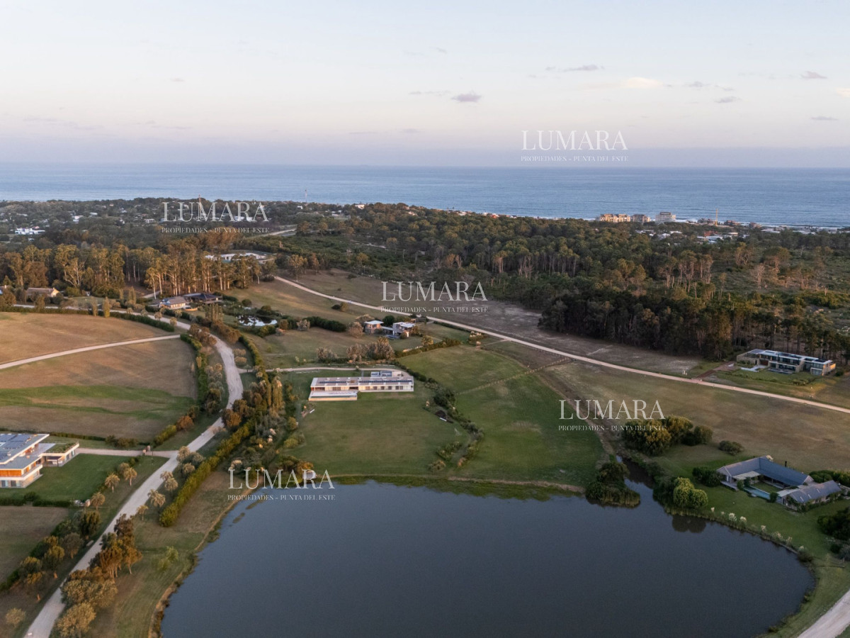 Terreno ID.3098 - Terreno a la venta en Manantiales , Barrio Privado Laguna Estate