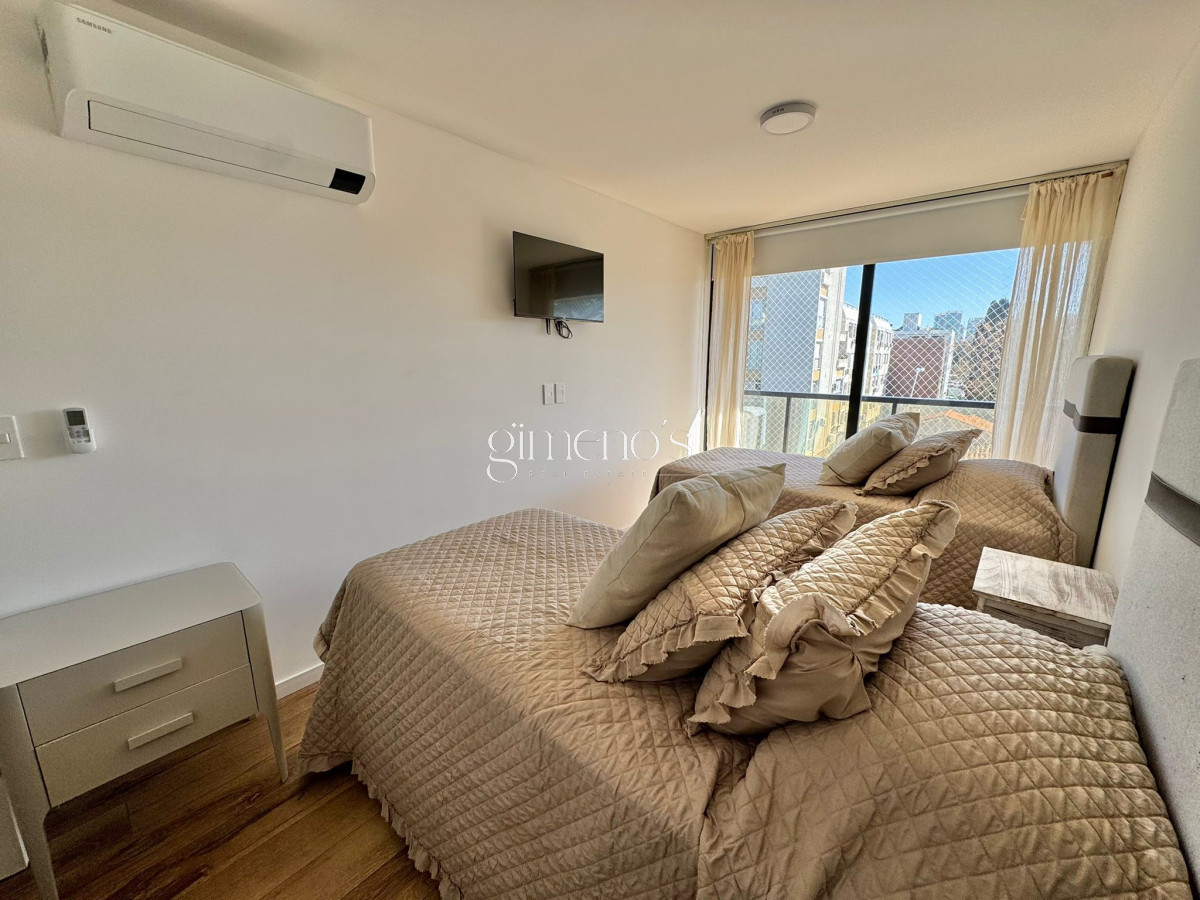 Apartamento ID.167 - Venta apartamento 2 dormitorios en Playa Mansa, Punta del Este 