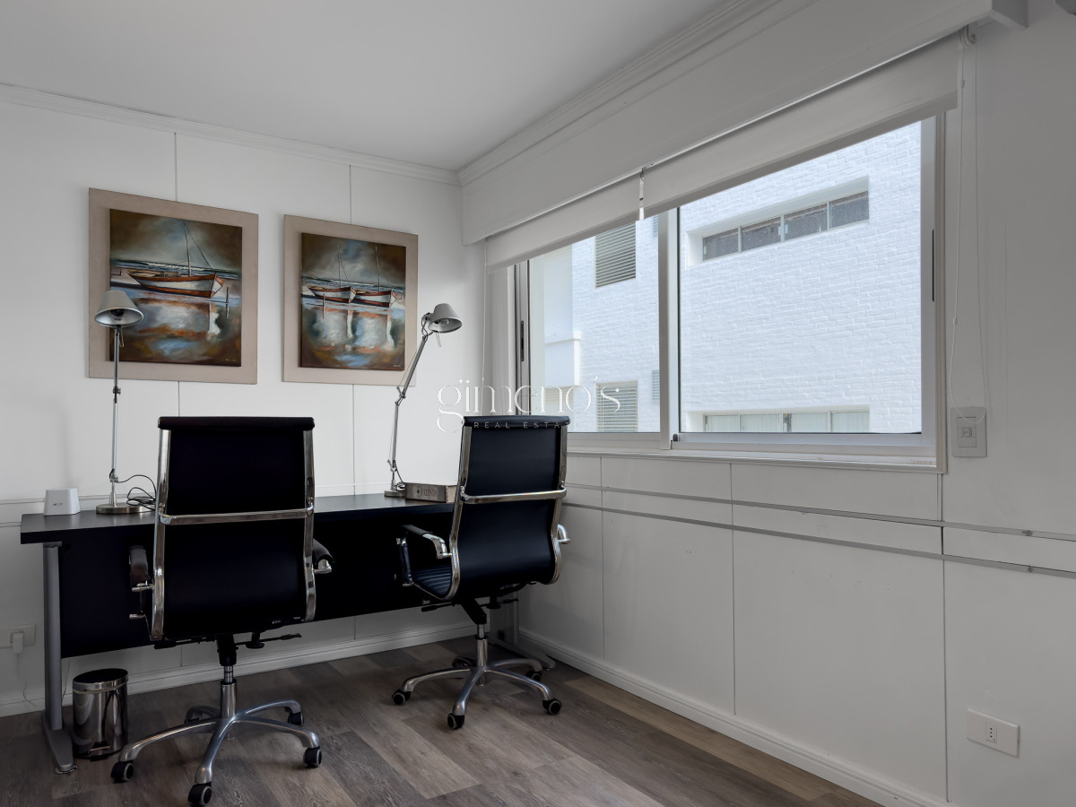 Apartamento ID.104 - Apartamento a la venta  6 dormitorios en el Puerto de Punta del Este,  Peninsula  