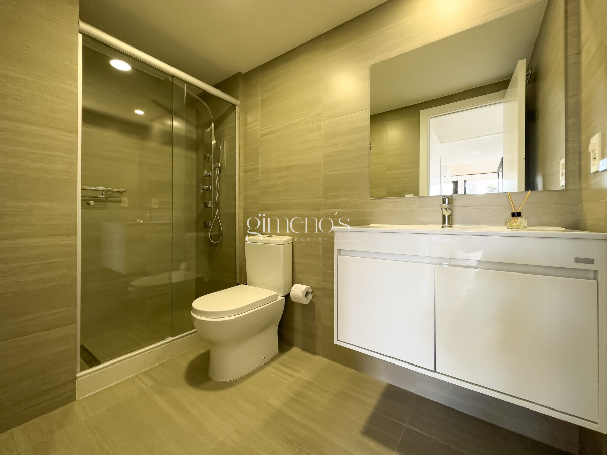 Apartamento ID.21 - Venta apartamento 2 dormitorios en Playa Mansa, Punta del Este 