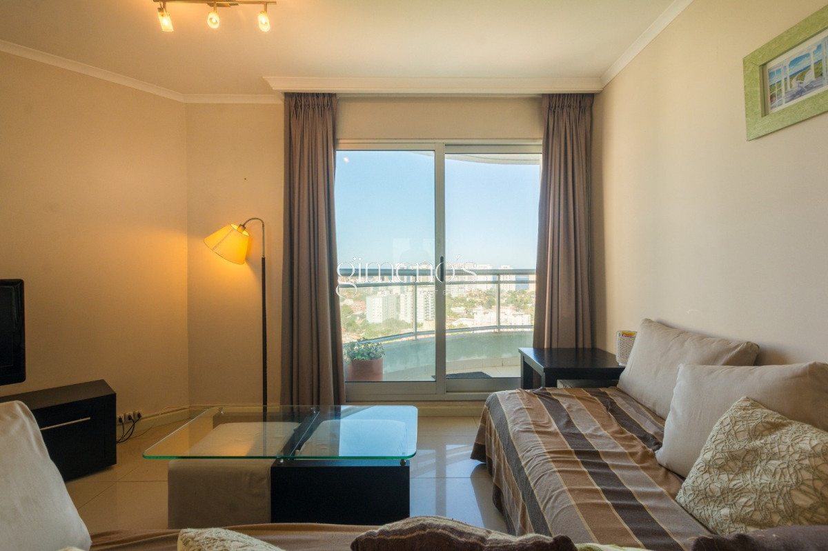 Apartamento ID.168 - Alquiler Penthouse sobre Roosevelt 2 dormitorios parrillero