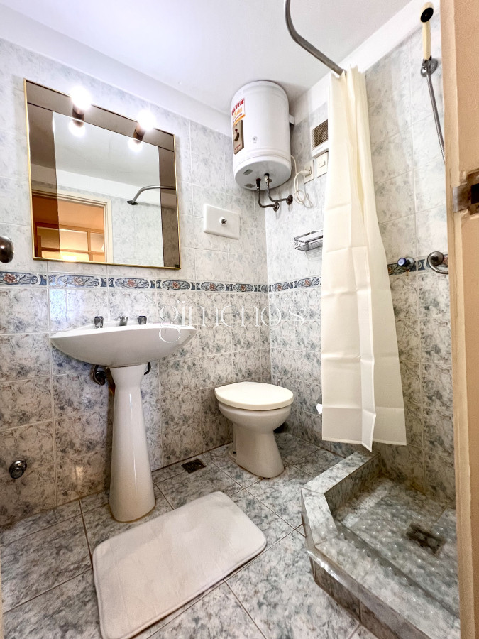 Apartamento ID.449 - Alquiler apartamento 2 dormitorios mas dependencia de servicio en Playa Mansa, Punta del Este 