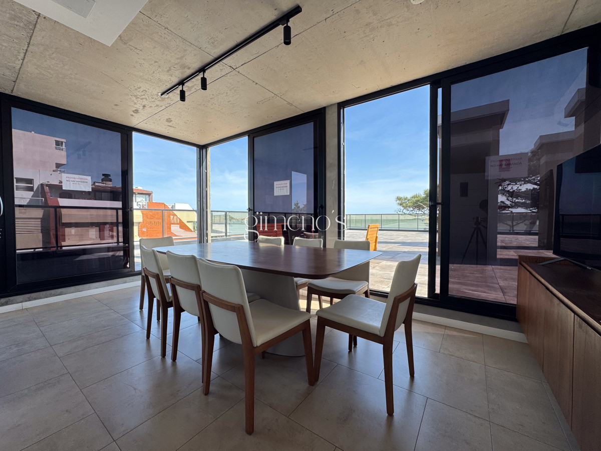 Apartamento ID.21 - Venta apartamento 2 dormitorios en Playa Mansa, Punta del Este 