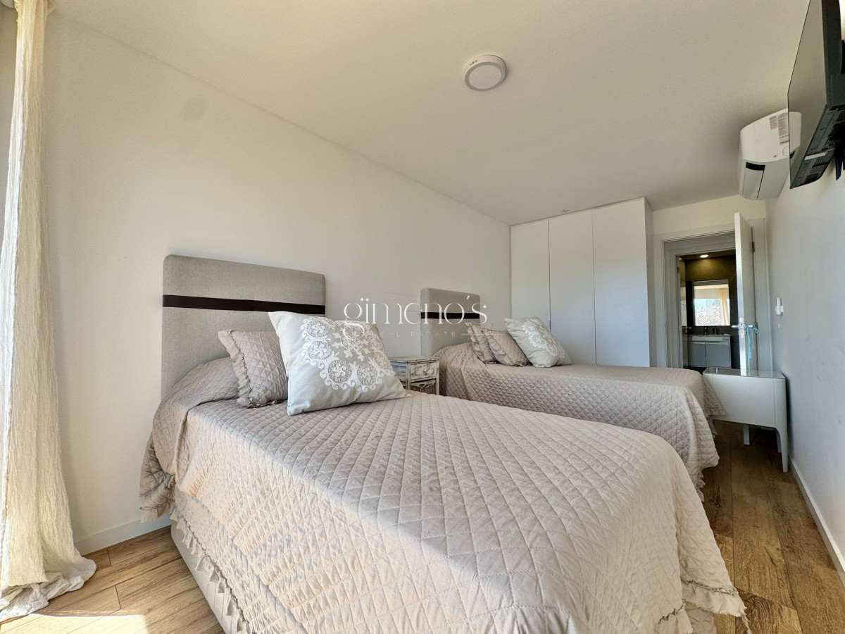 Apartamento ID.167 - Venta apartamento 2 dormitorios en Playa Mansa, Punta del Este 