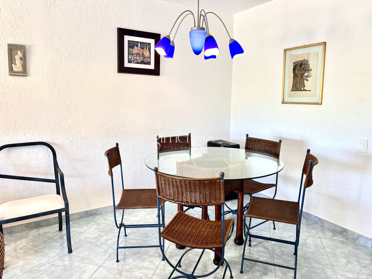 Apartamento ID.449 - Alquiler apartamento 2 dormitorios mas dependencia de servicio en Playa Mansa, Punta del Este 