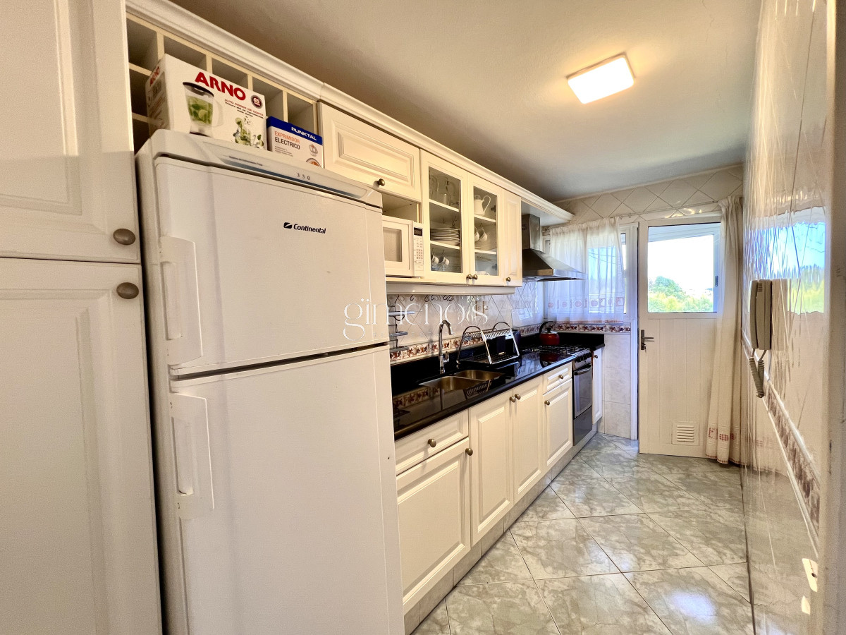 Apartamento ID.449 - Alquiler apartamento 2 dormitorios mas dependencia de servicio en Playa Mansa, Punta del Este 