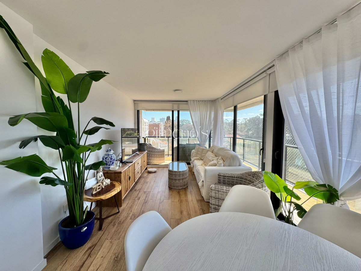Apartamento ID.167 - Venta apartamento 2 dormitorios en Playa Mansa, Punta del Este 