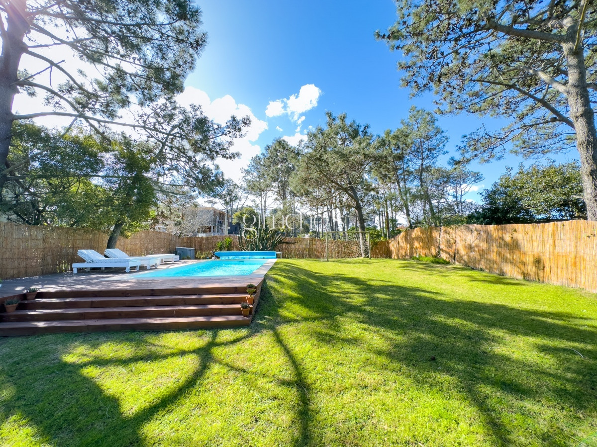 Casa ID.20 - Alquiler  casa  en Manantiales,  3 dormitorios con piscina 