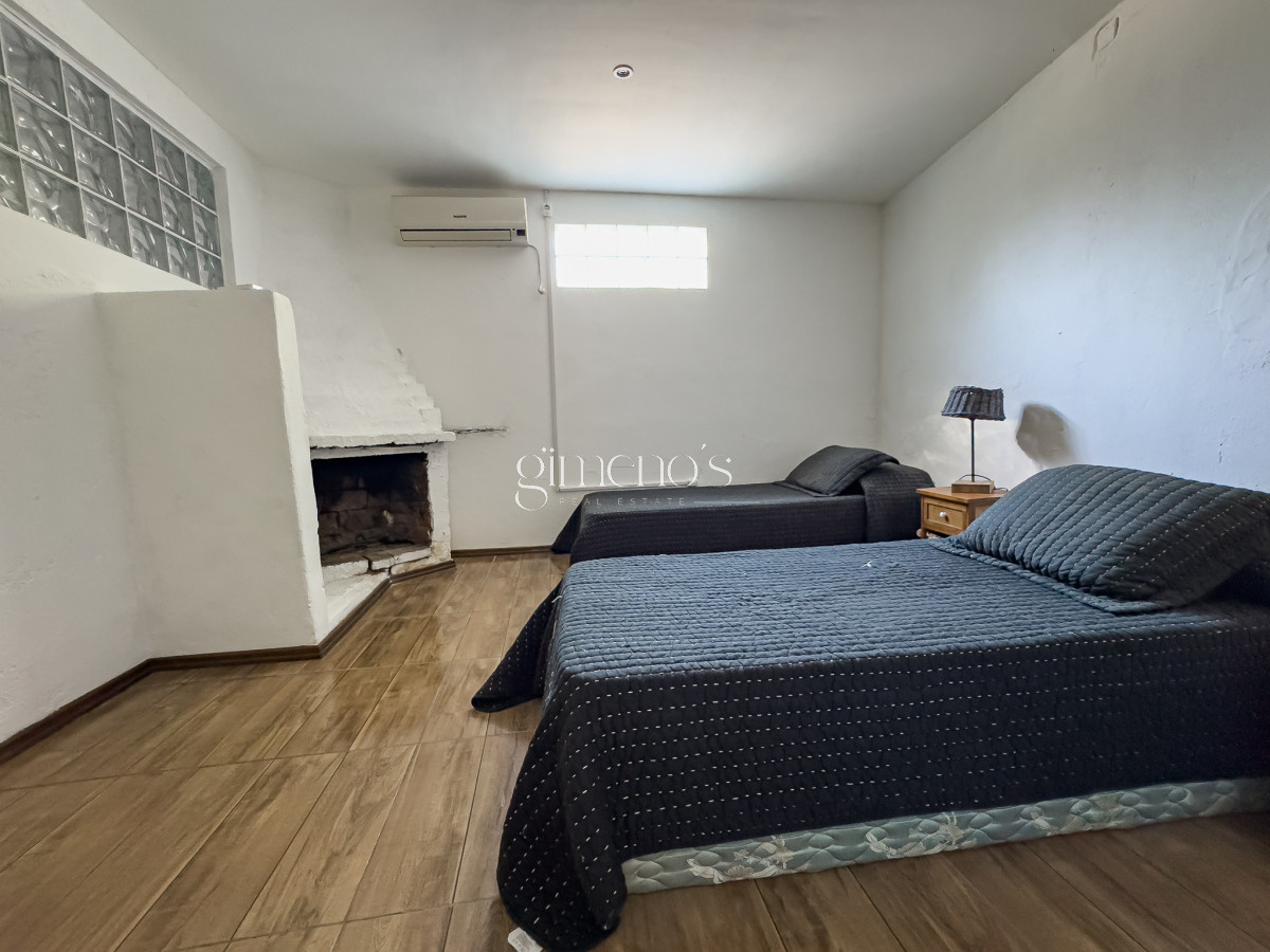 Casa ID.166 - Venta casa 4 dormitorios en suite, Golf, Punta del Este 