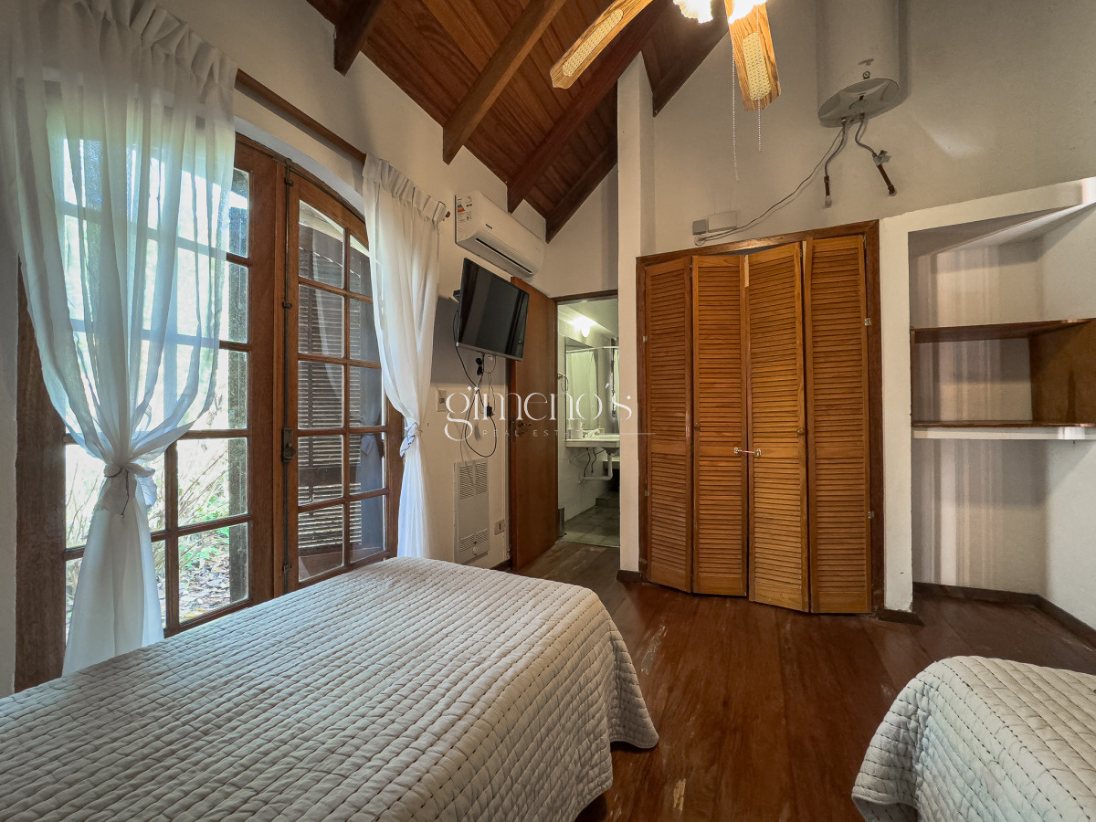 Casa ID.166 - Venta casa 4 dormitorios en suite, Golf, Punta del Este 
