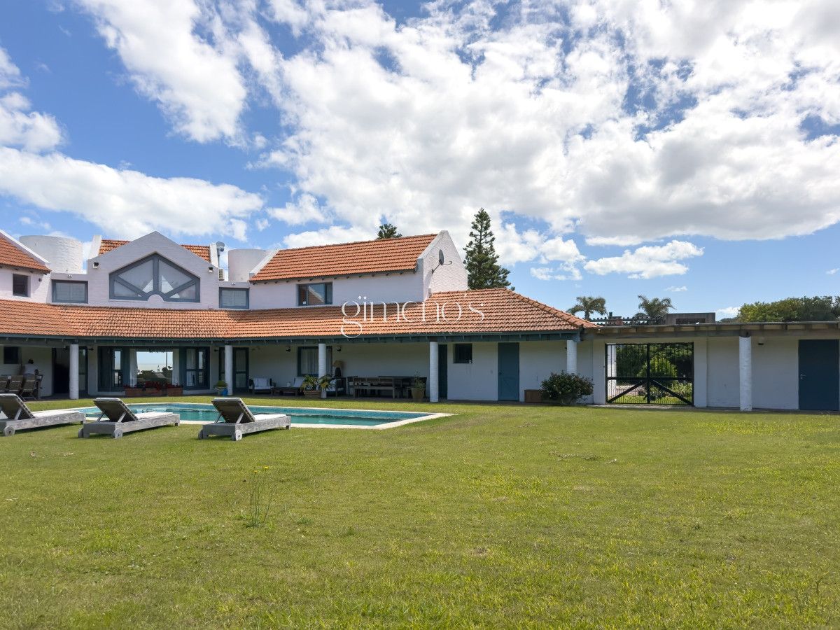 Casa ID.24 - Alquiler casa de 5 dormitorios en Montoya