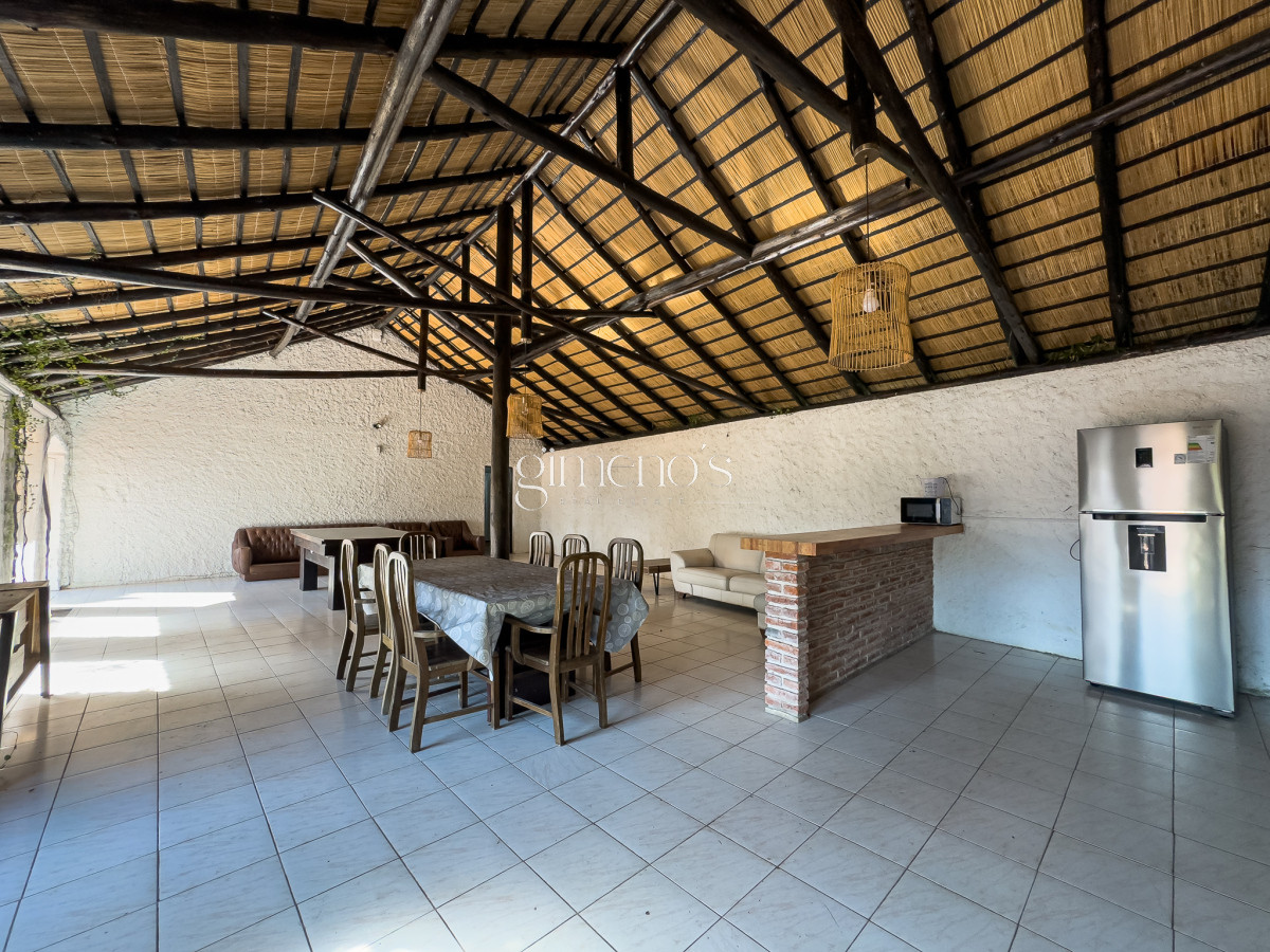 Casa ID.166 - Venta casa 4 dormitorios en suite, Golf, Punta del Este 