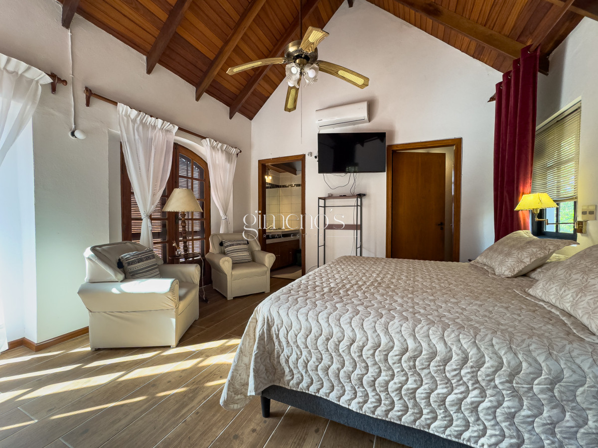 Casa ID.166 - Venta casa 4 dormitorios en suite, Golf, Punta del Este 