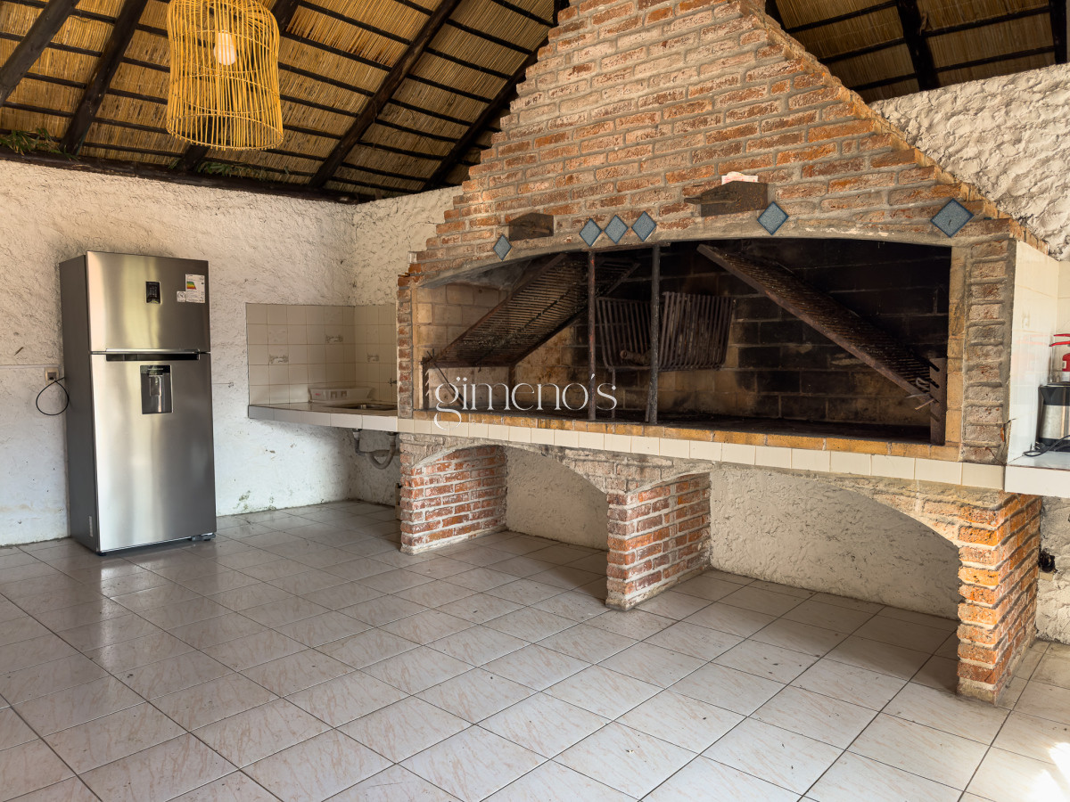 Casa ID.166 - Venta casa 4 dormitorios en suite, Golf, Punta del Este 