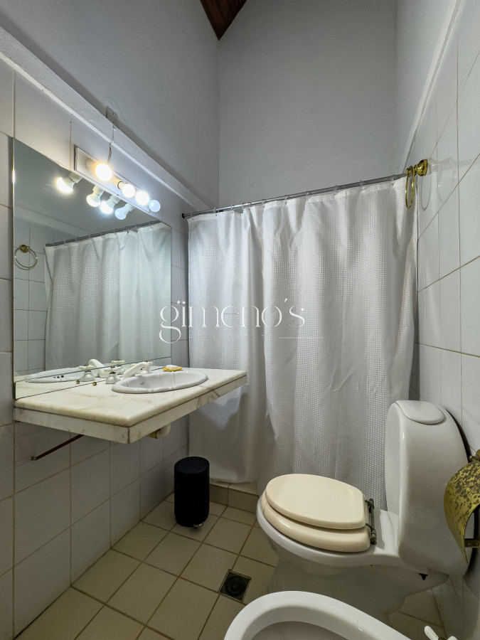 Casa ID.166 - Venta casa 4 dormitorios en suite, Golf, Punta del Este 