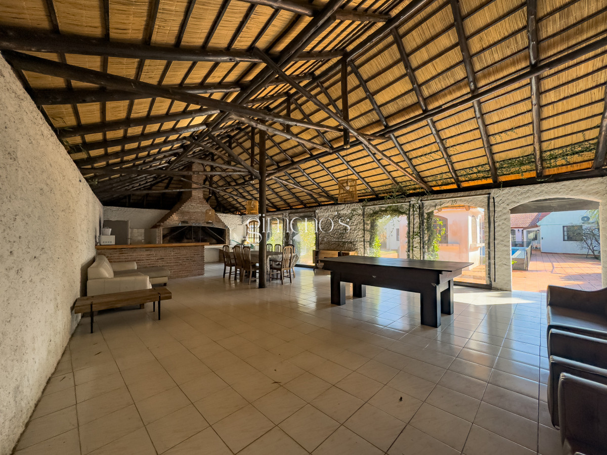Casa ID.166 - Venta casa 4 dormitorios en suite, Golf, Punta del Este 