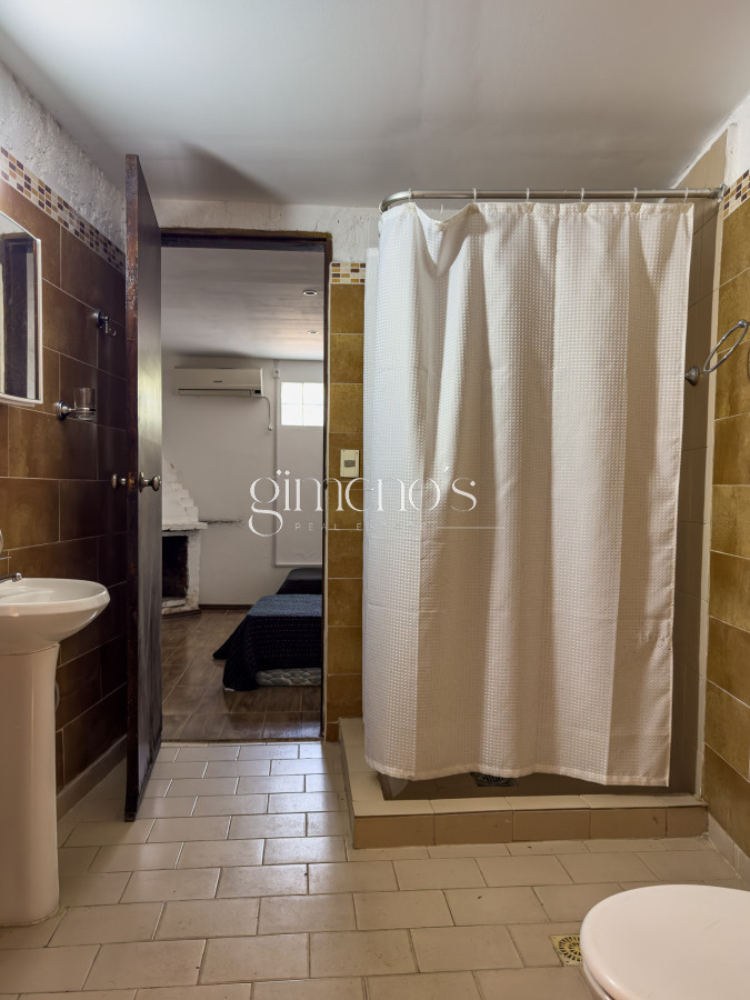 Casa ID.166 - Venta casa 4 dormitorios en suite, Golf, Punta del Este 