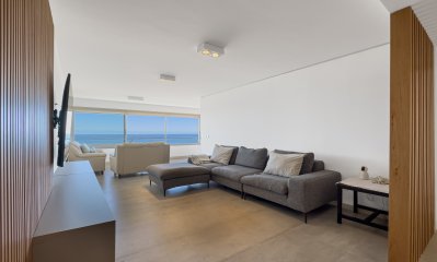 Venta apartamento 4 dormitorio en  Playa Brava frente al mar