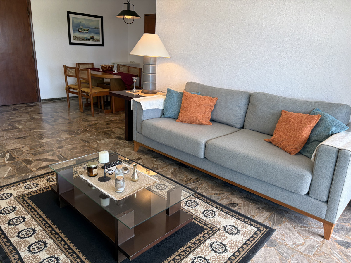 Apartamento ID.214 - Alquiler apartamento  2 dormitorios en Playa Mansa, Punta del Este 