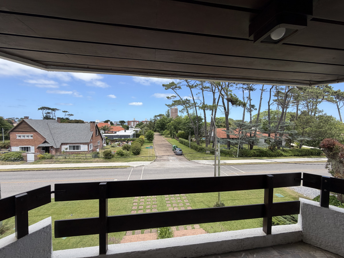 Apartamento ID.214 - Alquiler apartamento  2 dormitorios en Playa Mansa, Punta del Este 