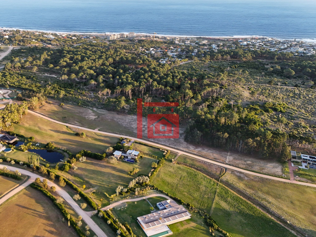 Terreno ID.557 - Terreno a la venta en Manantiales , Barrio Privado Laguna Estate