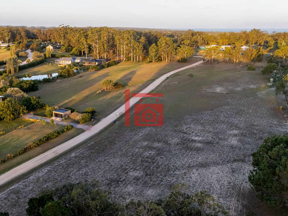 Terreno ID.557 - Terreno a la venta en Manantiales , Barrio Privado Laguna Estate