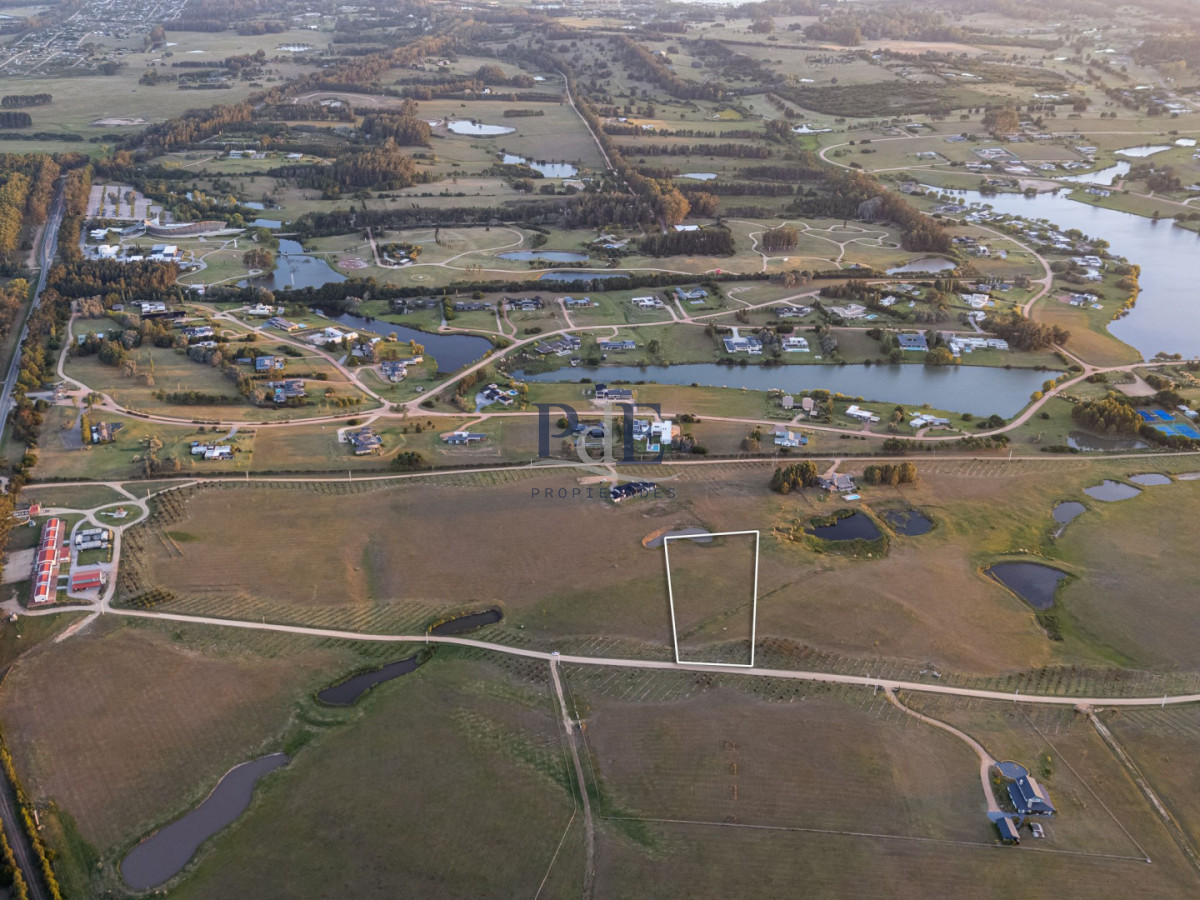 Chacra en venta de más de 1 ha | Ruta 104 | Chacras de la Plantación Narbona | Manantiales - Imagen 1