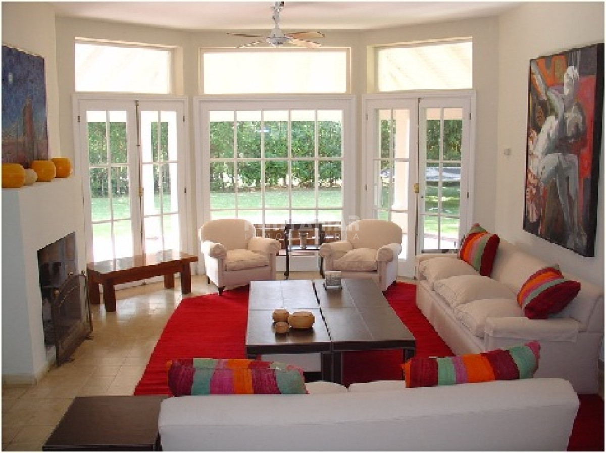 Casa ID.212248 - Venta de casa en Laguna Blanca 4 dormitorios