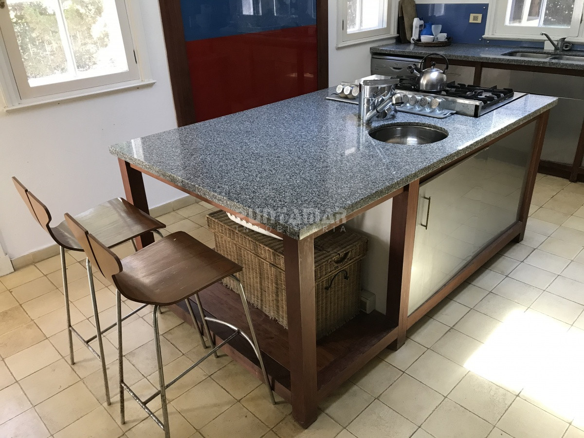 Casa ID.212248 - Venta de casa en Laguna Blanca 4 dormitorios