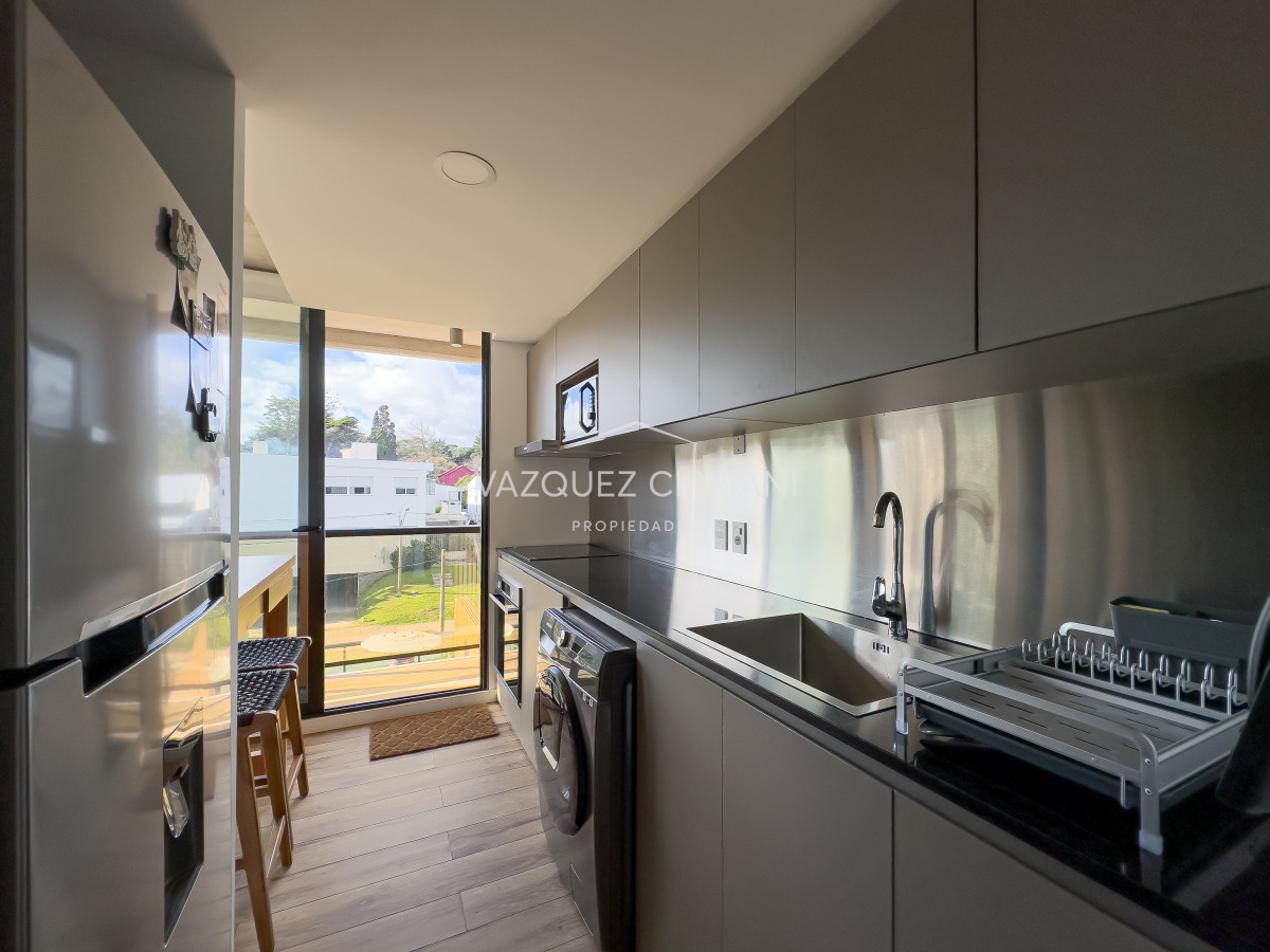 Apartamento ID.13 - Venta departamento de 2 dormitorios en Playa Mansa, Punta del Este 