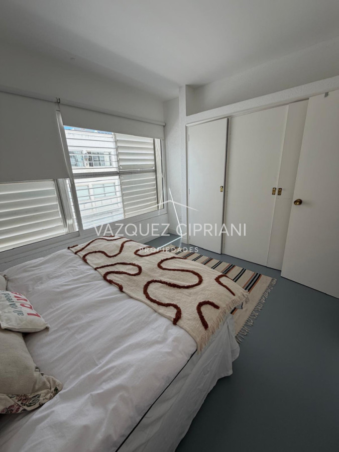 Apartamento ID.14 - Alquiler ANUAL departamento 1 y medio dormitorio en Peninsula, Punta del Este 