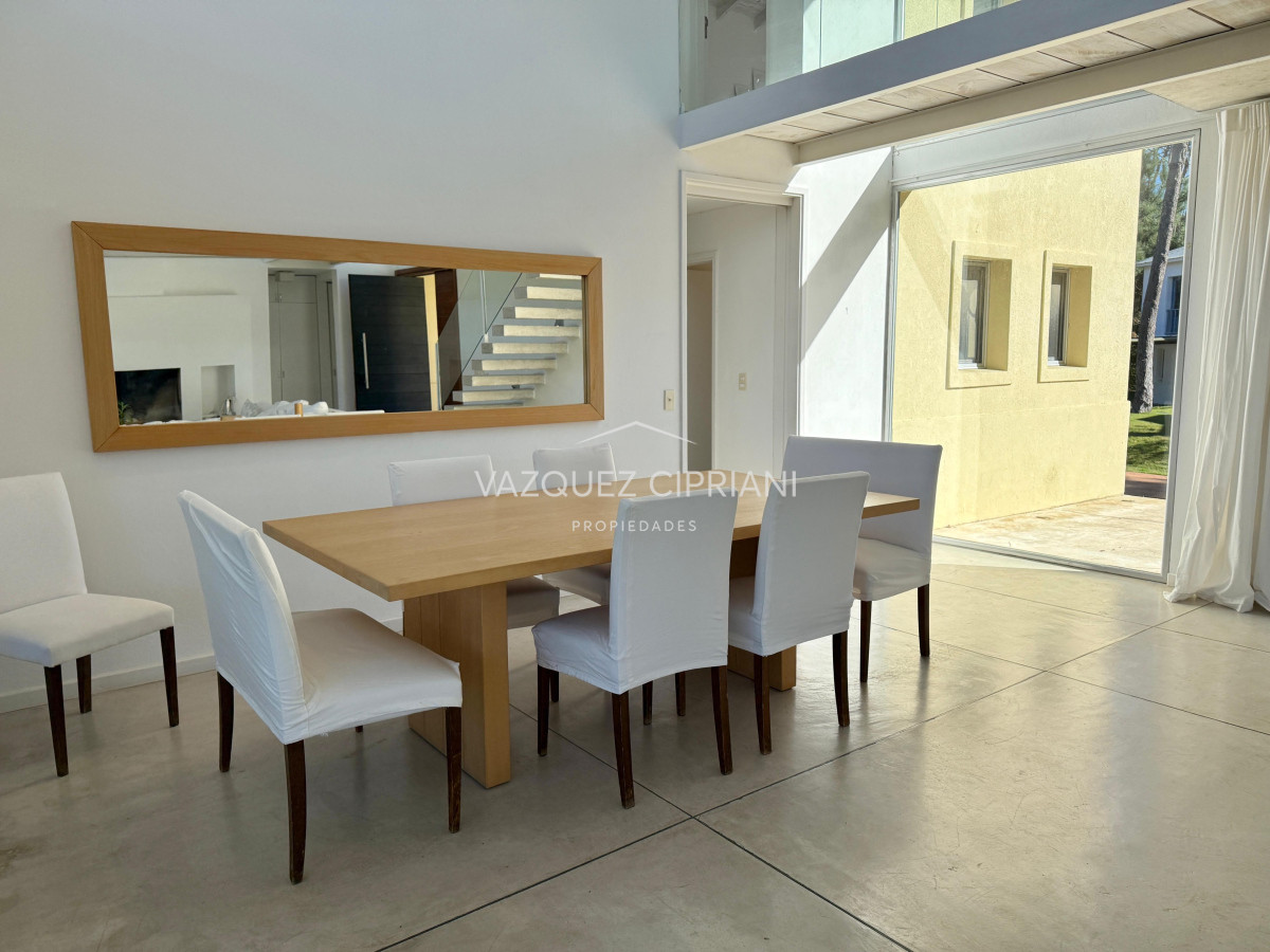 Casa ID.68 - Venta casa en Laguna Blanca de 4 dormitorios Y servicio