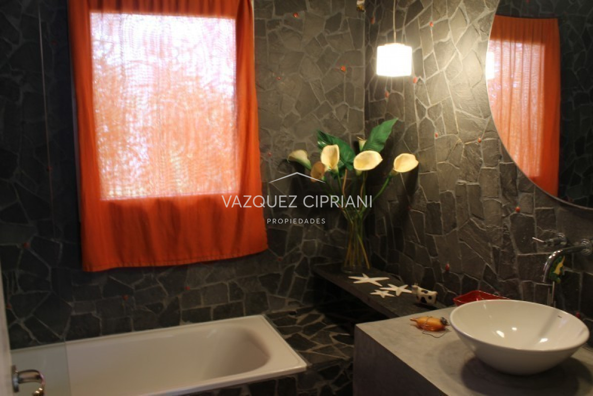 Casa ID.67 - Casa de 4 dormitorios y servicio en Laguna Blanca, alquiler de temporada