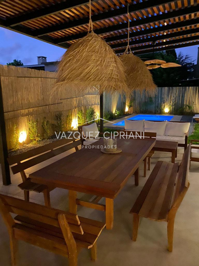 Casa ID.74 - Venta casa de 4 dormitorios en Manantiales 